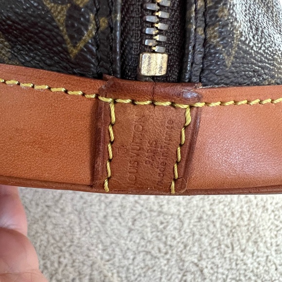 Louis Vuitton Monogram Alma handbag with bonus wallet! - Picture 8 of 15